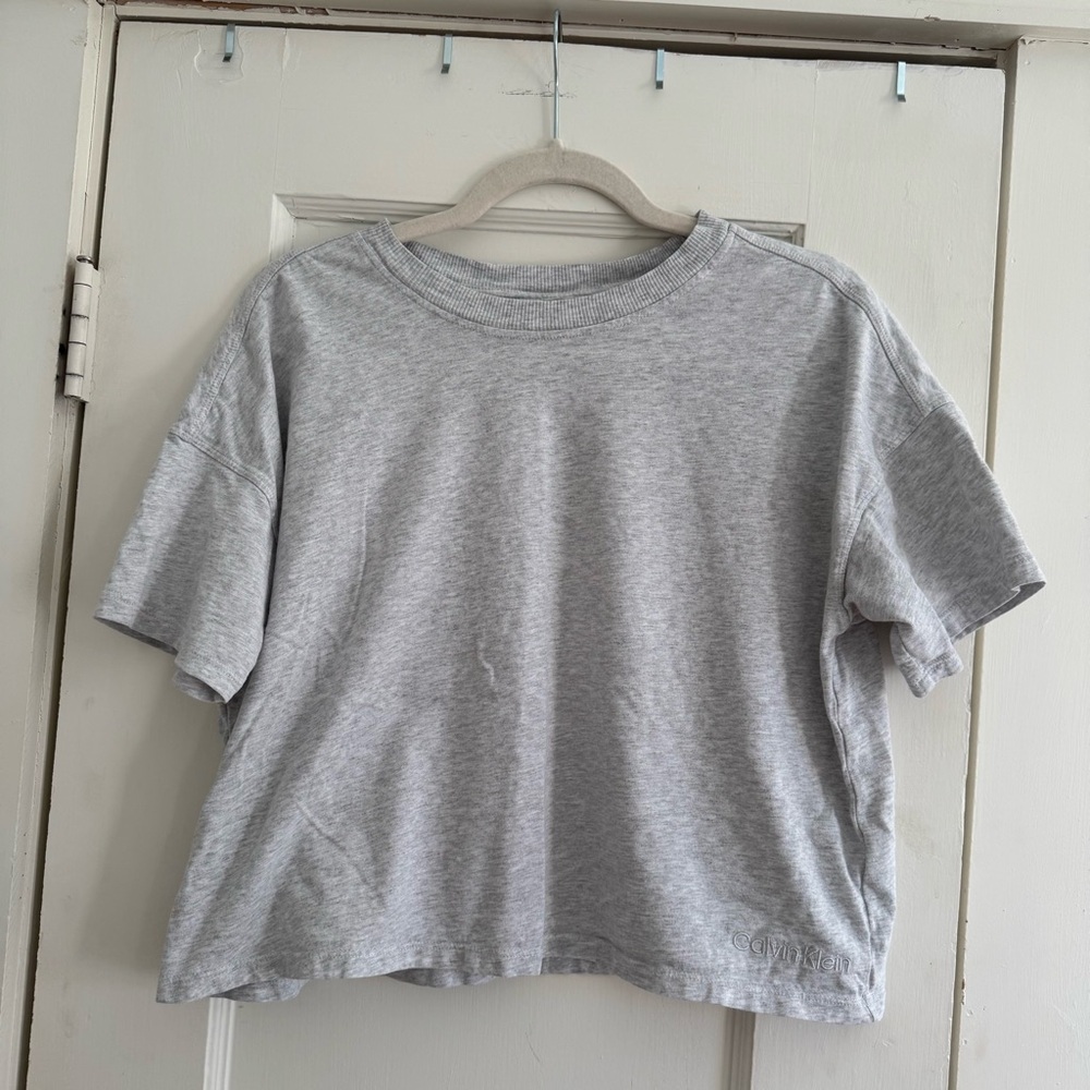 Calvin Klein Gray Short Sleeve Cropped Boxy T-Shirt Medium